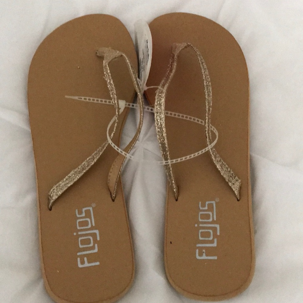 NWT Glittery gold flip flops, 7.5